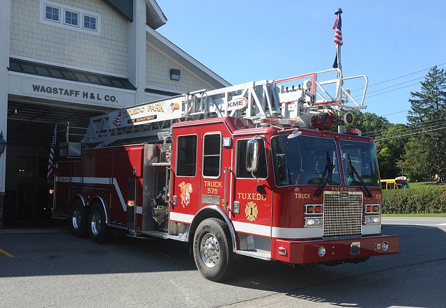 Tuxedo Park Fire Department - Ladder 575